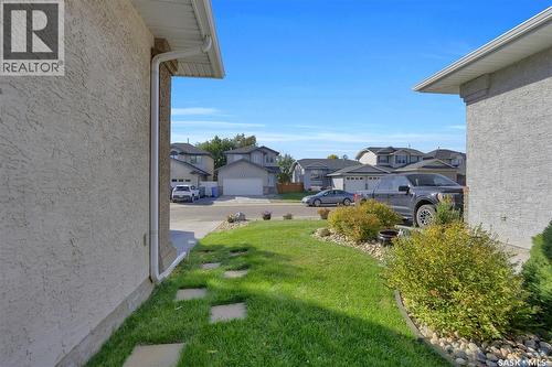 1684 Fenwick Crescent N, Regina, SK - Outdoor