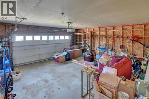 1684 Fenwick Crescent N, Regina, SK - Indoor Photo Showing Garage