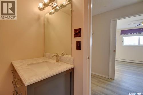 1003 510 5Th Avenue N, Saskatoon, SK - Indoor Photo Showing Bathroom