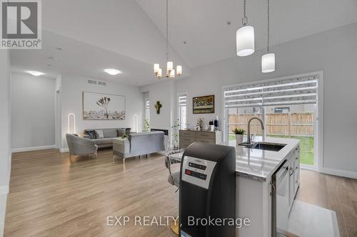 5 - 923 Stonecliffe Walk, Kitchener, ON - Indoor