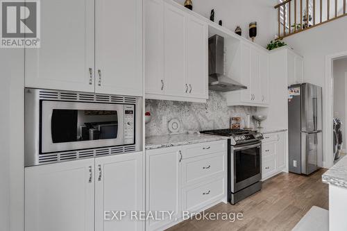 5 - 923 Stonecliffe Walk, Kitchener, ON - Indoor Photo Showing Kitchen