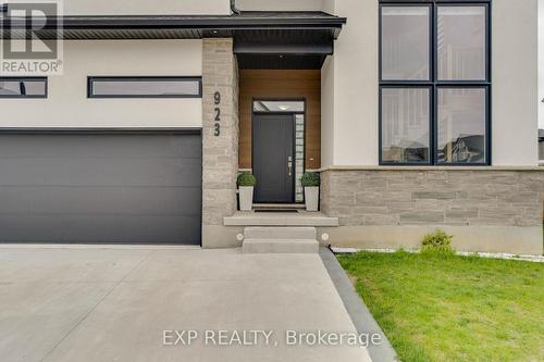 5 - 923 Stonecliffe Walk, Kitchener, ON - 