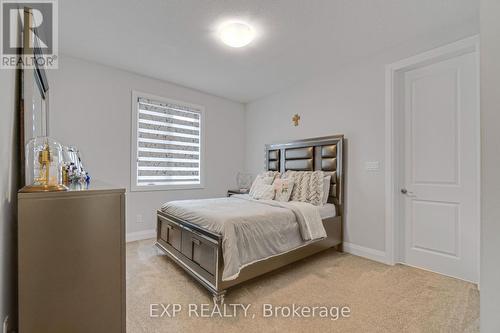 5 - 923 Stonecliffe Walk, Kitchener, ON - Indoor Photo Showing Bedroom