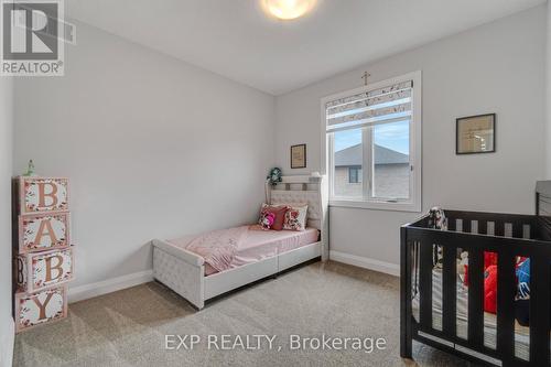 5 - 923 Stonecliffe Walk, Kitchener, ON - Indoor Photo Showing Bedroom