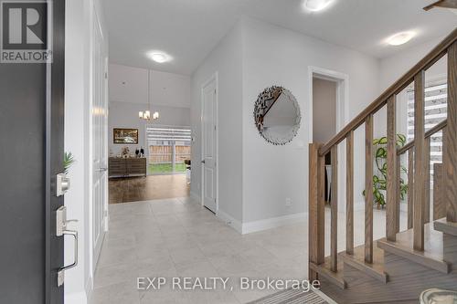 5 - 923 Stonecliffe Walk, Kitchener, ON - Indoor Photo Showing Other Room