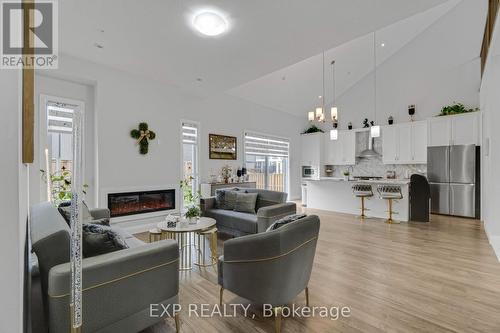 5 - 923 Stonecliffe Walk, Kitchener, ON - Indoor With Fireplace