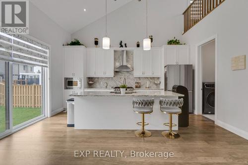 5 - 923 Stonecliffe Walk, Kitchener, ON - Indoor Photo Showing Kitchen With Upgraded Kitchen