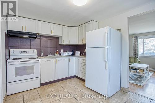 727 Barton Street, Hamilton, ON - Indoor Photo Showing Kitchen