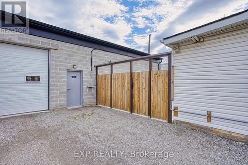 727 Barton Street, Hamilton, ON - Outdoor With Exterior
