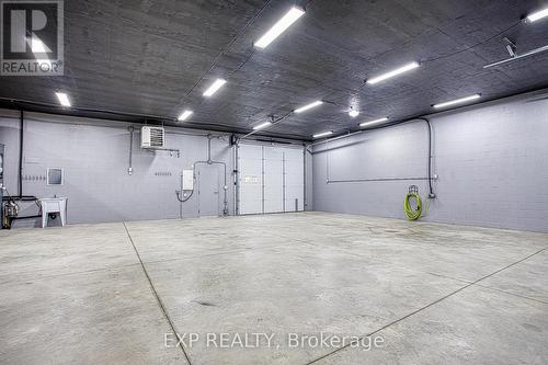 727 Barton Street, Hamilton, ON - Indoor Photo Showing Garage