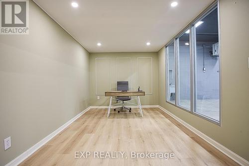 727 Barton Street, Hamilton, ON - Indoor Photo Showing Other Room