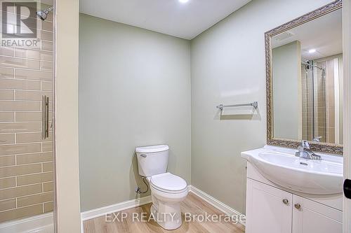 727 Barton Street, Hamilton, ON - Indoor Photo Showing Bathroom