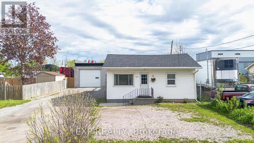 727 Barton Street, Hamilton, ON - Outdoor