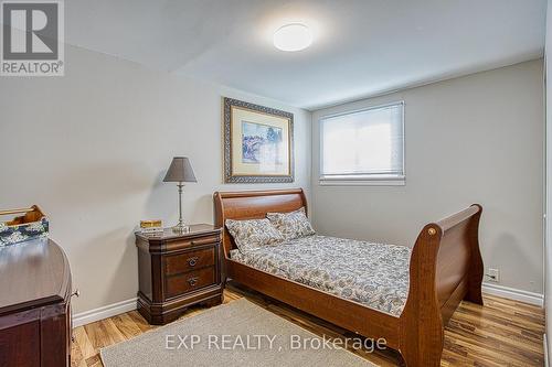727 Barton Street, Hamilton, ON - Indoor Photo Showing Bedroom