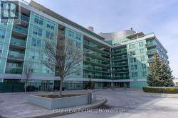 111 - 60 FAIRFAX CRESCENT Toronto, ON M1L 0E1