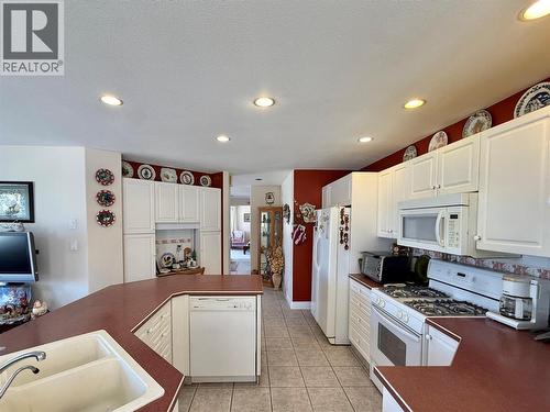 11900 Olympic View, Osoyoos, BC - Indoor Photo Showing Kitchen