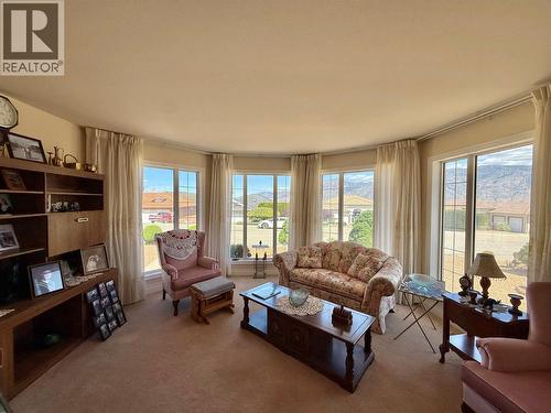 11900 Olympic View, Osoyoos, BC - Indoor Photo Showing Living Room