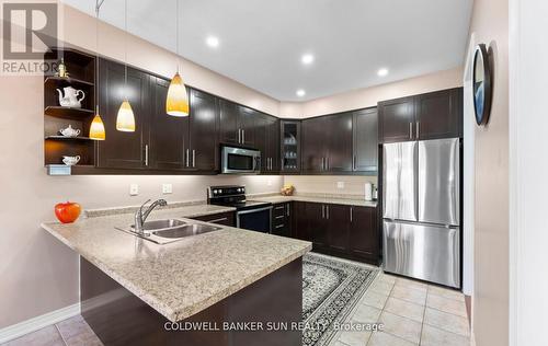 164 Canada Drive, Vaughan, ON - Indoor Photo Showing Kitchen With Double Sink With Upgraded Kitchen