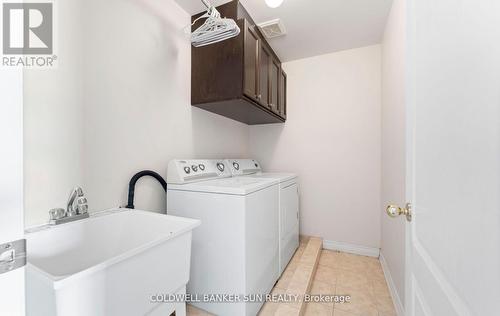 164 Canada Drive, Vaughan, ON - Indoor Photo Showing Laundry Room