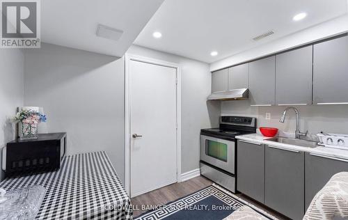 164 Canada Drive, Vaughan, ON - Indoor Photo Showing Kitchen