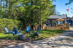 282 COASTLINE DRIVE Wasaga Beach, ON L9Z 2M4