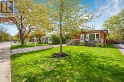 3 TANAGER COURT  Hamilton (Bruleville), ON L9A 2L9