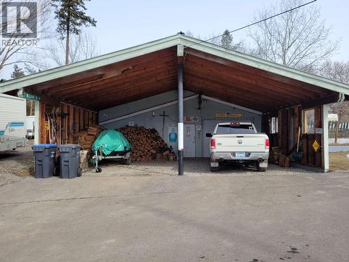 1140 N Third Avenue, Williams Lake, BC - Outdoor With Exterior