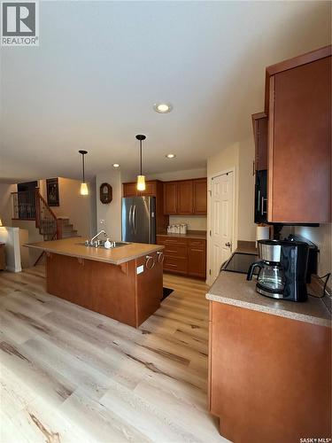 425 Y Avenue S, Saskatoon, SK - Indoor Photo Showing Kitchen