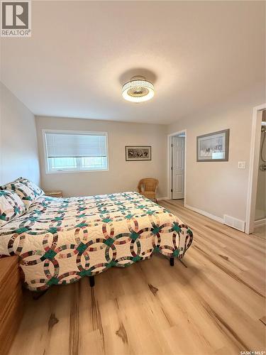 425 Y Avenue S, Saskatoon, SK - Indoor Photo Showing Bedroom