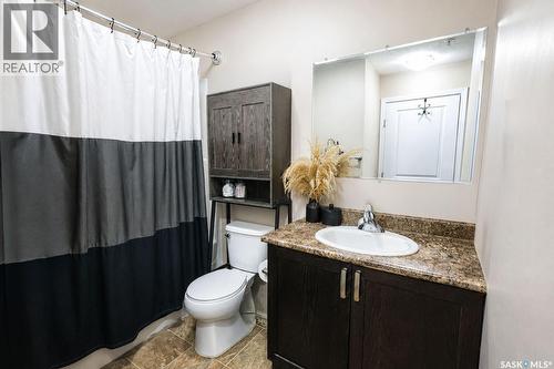 102 1501 15Th Street E, Prince Albert, SK - Indoor Photo Showing Bathroom