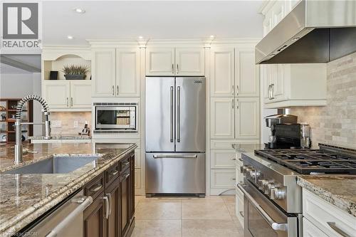 1765 Featherston Court, Mississauga, ON - Indoor Photo Showing Kitchen With Upgraded Kitchen