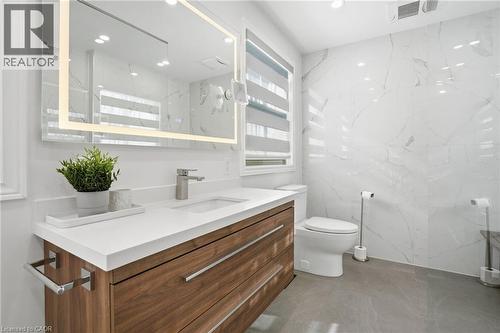 1765 Featherston Court, Mississauga, ON - Indoor Photo Showing Bathroom