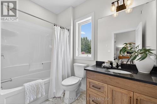 71 Basil Crescent, Middlesex Centre (Ilderton), ON - Indoor Photo Showing Bathroom