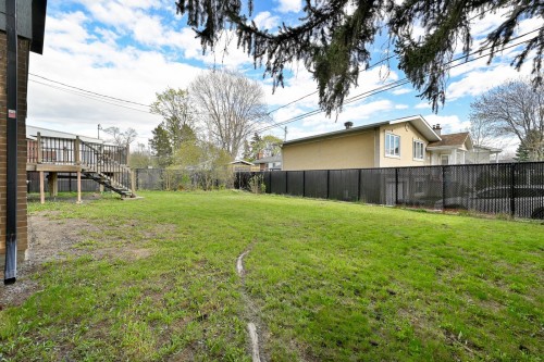 Cour - 385 Av. Victor-Hugo, Brossard, QC - Outdoor