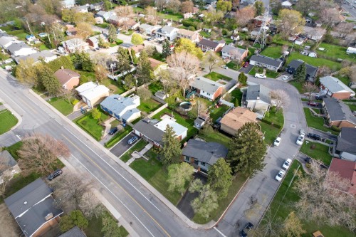Photo aérienne - 385 Av. Victor-Hugo, Brossard, QC - Outdoor With View