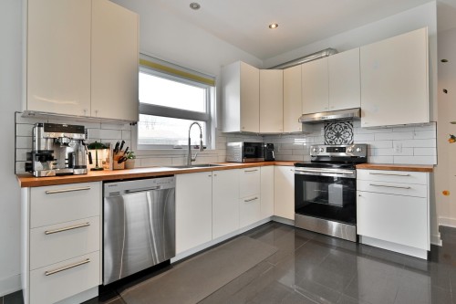Cuisine - 385 Av. Victor-Hugo, Brossard, QC - Indoor Photo Showing Kitchen With Upgraded Kitchen