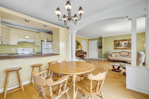 Salle à manger - 3-9261 Av. De Laval, Québec (Charlesbourg), QC - Indoor