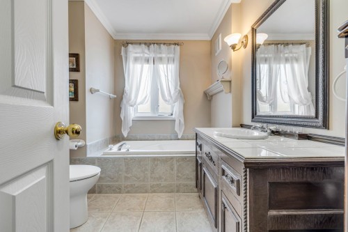 Salle de bains - 3-9261 Av. De Laval, Québec (Charlesbourg), QC - Indoor Photo Showing Bathroom