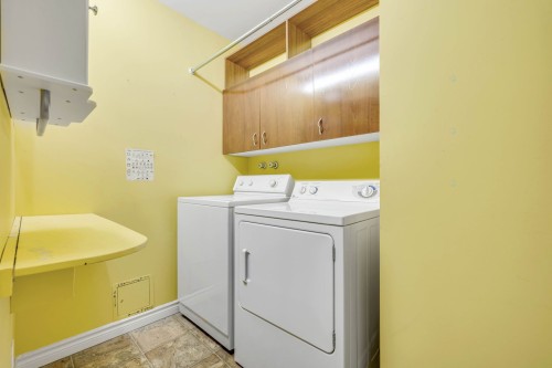 Salle de lavage - 3-9261 Av. De Laval, Québec (Charlesbourg), QC - Indoor Photo Showing Laundry Room