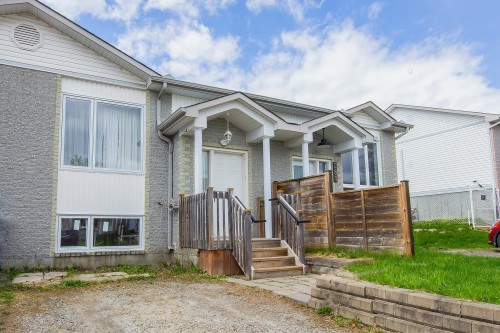 279 Rue des Bouleaux  Gatineau (Masson-Angers), QC J8M 2B6