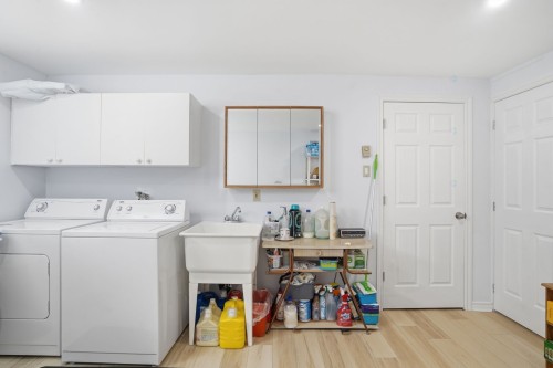 Autre - 18 Av. De Compton Crescent, Pointe-Claire, QC - Indoor Photo Showing Laundry Room