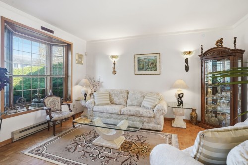 Salon - 18 Av. De Compton Crescent, Pointe-Claire, QC - Indoor Photo Showing Living Room