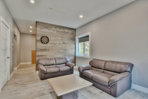 Salle familiale - 589 Ch. Du Lac-Sylvère, Saint-Donat, QC - Indoor Photo Showing Living Room