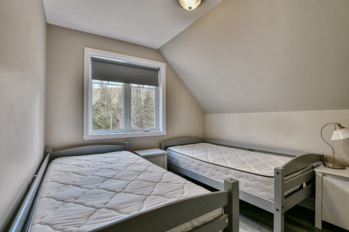 Chambre à coucher - 589 Ch. Du Lac-Sylvère, Saint-Donat, QC - Indoor Photo Showing Bedroom