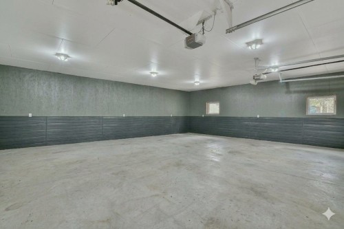 Garage - 589 Ch. Du Lac-Sylvère, Saint-Donat, QC - Indoor