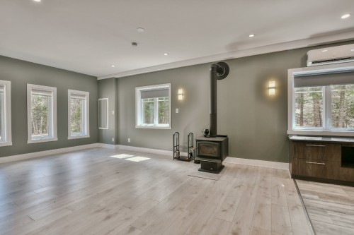 Salon - 589 Ch. Du Lac-Sylvère, Saint-Donat, QC - Indoor