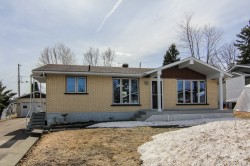 2065 Rue Mousseau  Saguenay (Jonquière), QC G8A 1E6