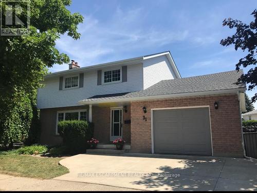 31 BLACKFRIAR LANE  Brantford, ON N3R 7M2