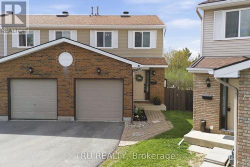 18 - 343 MONICA CRESCENT  Ottawa, ON K1E 3N7