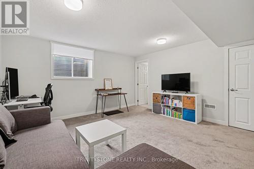 225 Billrian Crescent, Ottawa, ON - Indoor Photo Showing Living Room